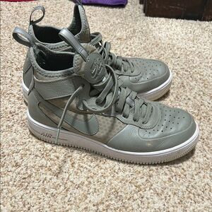 Nike High-Top Sneakers in Green